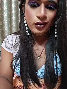Model: glitchwaligirl