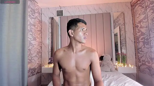 Noah_sexhotty live sex cam