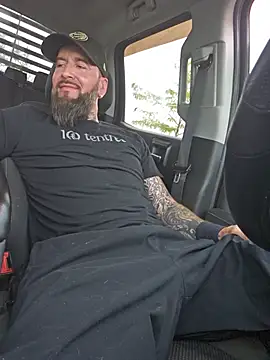 Beardedtattood webcam