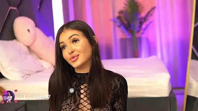 LilaRoses live cam on StripChat