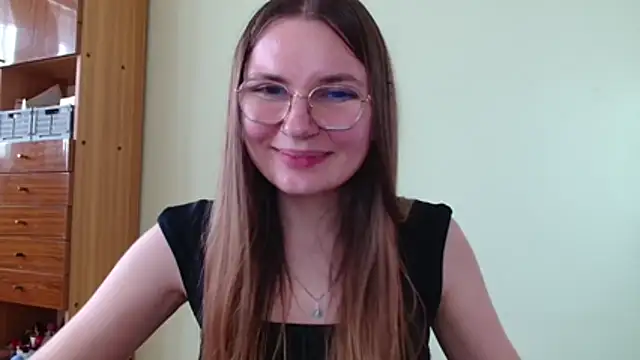 LooveELLYx webcam