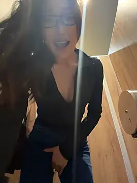 trytomakememoam webcam