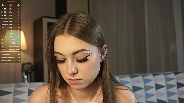 luvvele_a webcam