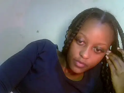 ebony_petite9 live cam on StripChat