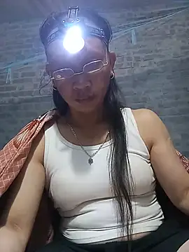Linda-04 webcam
