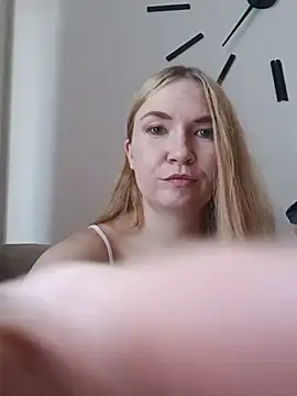 KisaVixen live cam preview