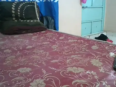 Felypetite live cam preview