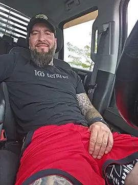 Beardedtattood webcam