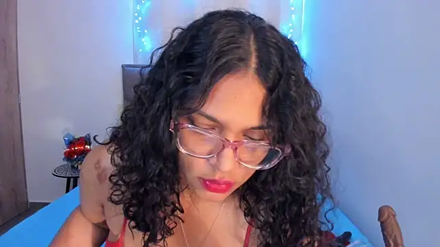 Vickyy30_ webcam