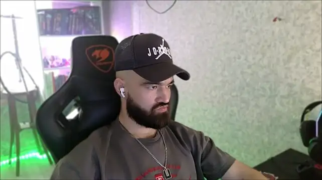 _Serious_Man webcam