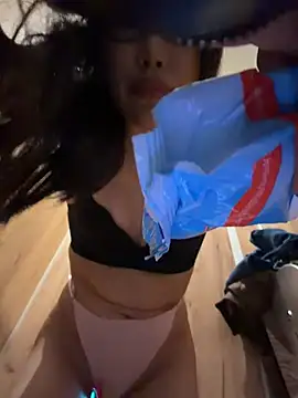 trytomakememoam webcam