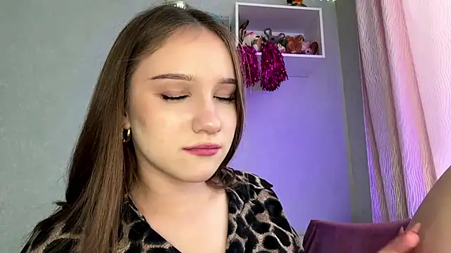 DonetteAlaya webcam