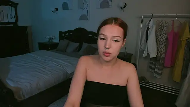 JulyCute webcam