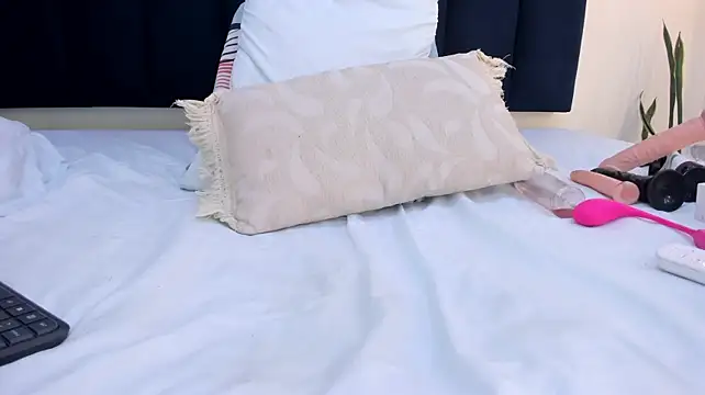 mayaevansmg webcam