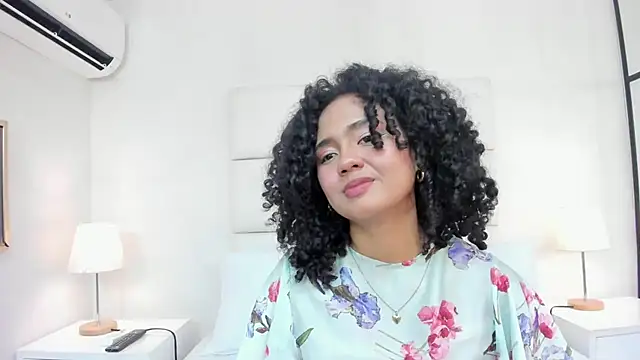 Kiraspell live cam preview