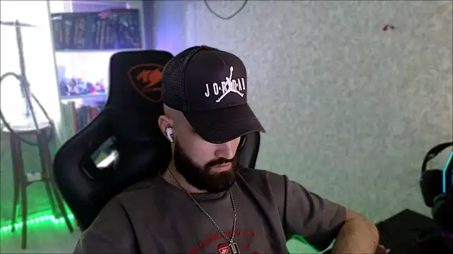 _Serious_Man live cam preview