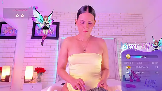 Coco_Balenciaga_ webcam