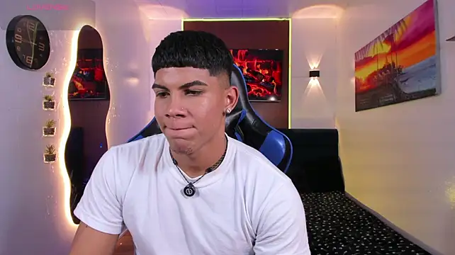 Damian_latinxxx live cam on StripChat