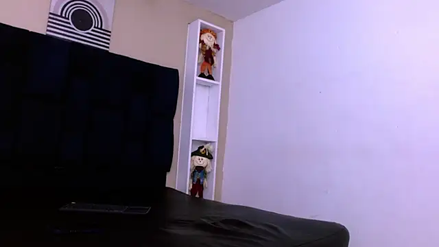 GoldenBoy_23 webcam