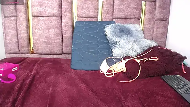 FRANCHESCA_LOVE_ live cam on StripChat