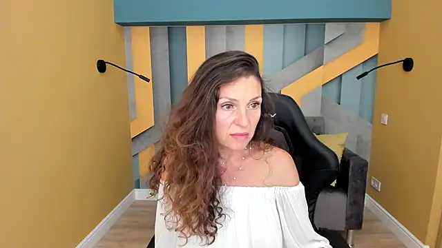 EllaLong webcam