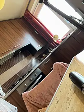 Hotmomcheckk_ webcam