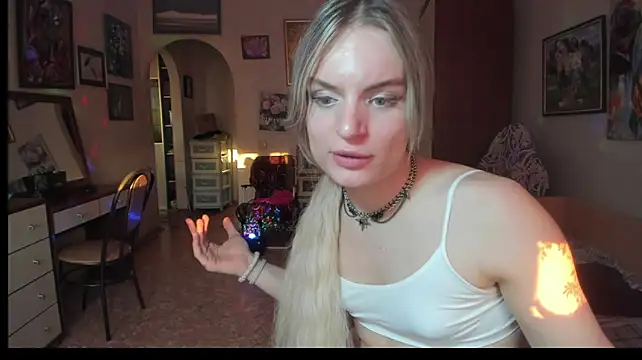 milliKira006 webcam