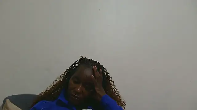 sluttylaura21 webcam