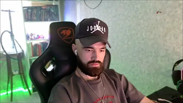 _Serious_Man webcam