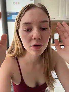 MilaMoone webcam