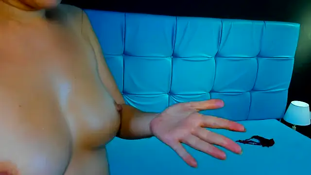 Hott_Bunny webcam