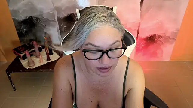 MarianL0ve live cam on StripChat