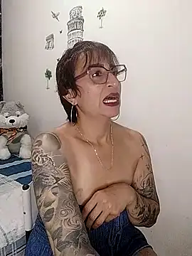 missrouge_tattoo webcam
