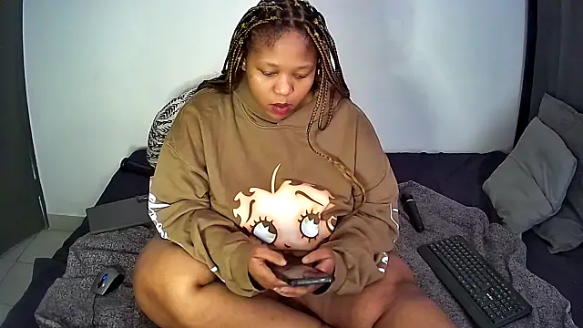 GoldenPussyXOXO webcam