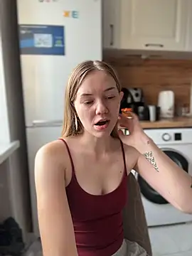 MilaMoone webcam