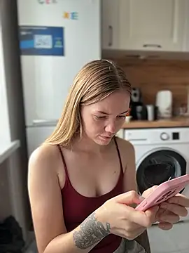 MilaMoone webcam