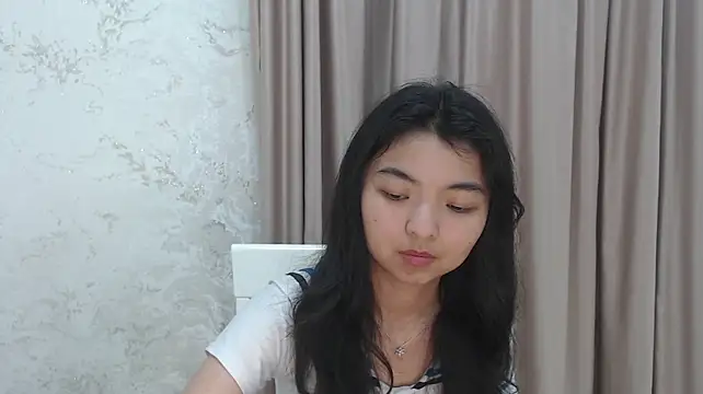 Shy_Kira webcam