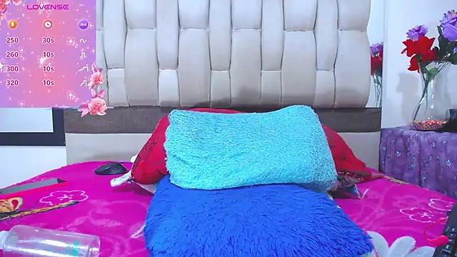 DollCoquette27 webcam
