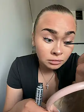 MonicaWestt webcam