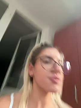 CarlaDesire webcam