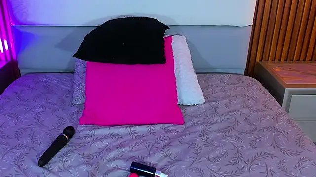 ZOEMARTINS1 webcam