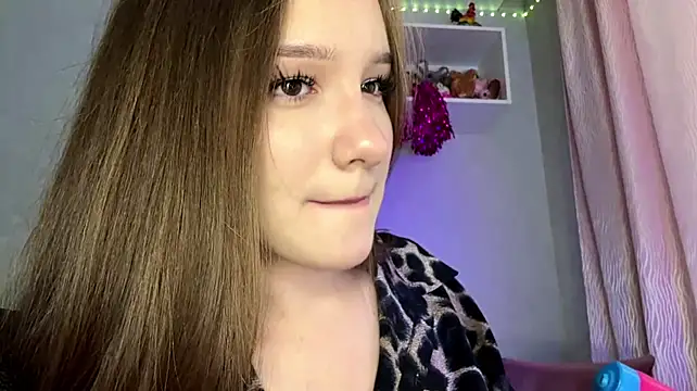 DonetteAlaya live cam on StripChat
