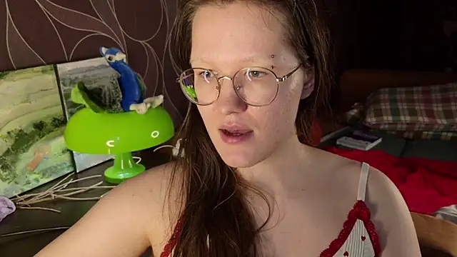 hairyMira live cam on StripChat