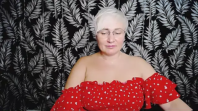 Olivia_playful webcam