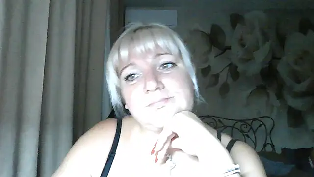 MeilomaWesa live cam on StripChat