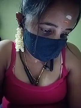 Tamil_Rani- live cam on StripChat