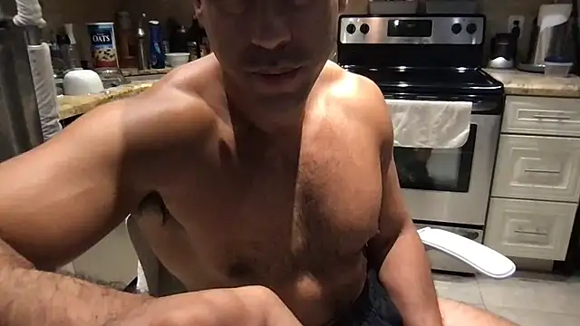 BigGuyMuscle live cam on StripChat
