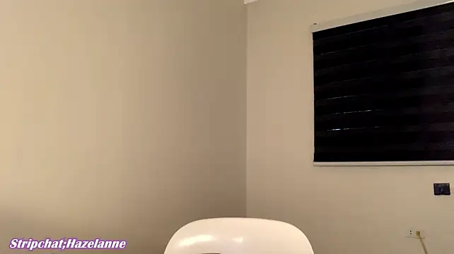 Hazelanne live sex cam