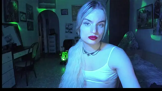 milliKira006 webcam