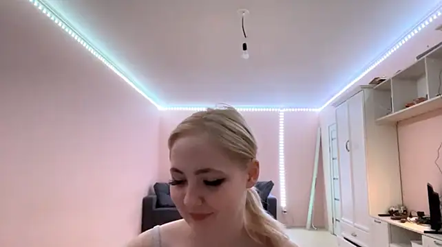 AnnitaNumga live cam on StripChat